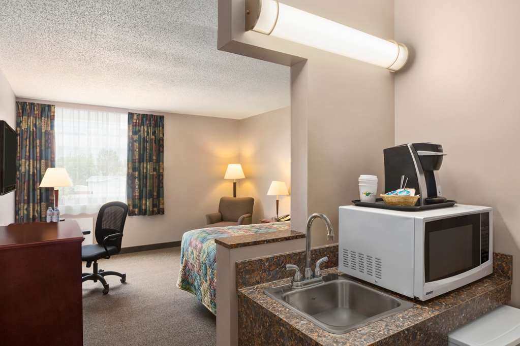 Travelodge Hanna Canada Grey Стая снимка