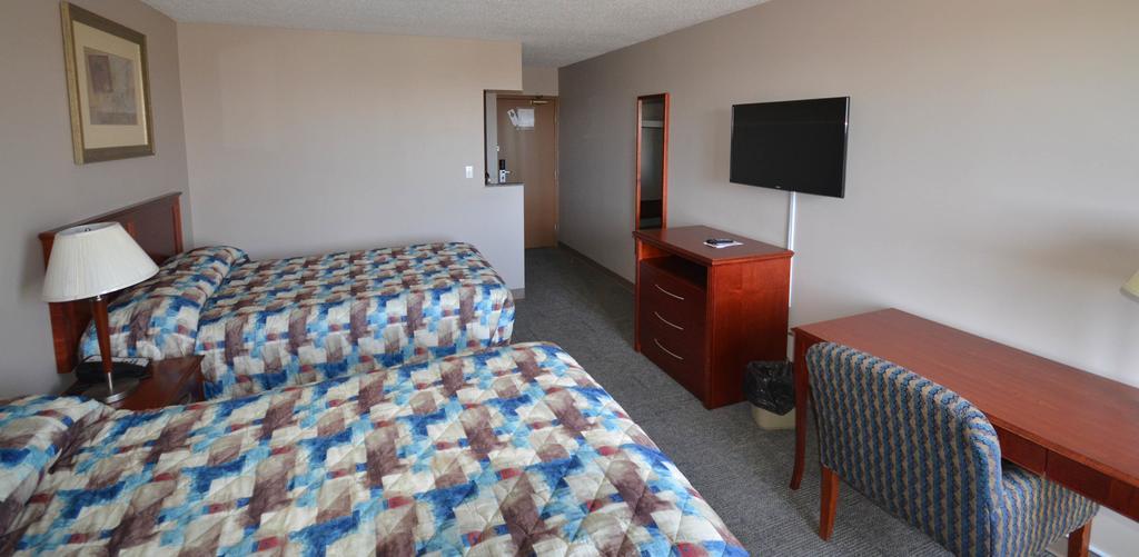 Travelodge Hanna Canada Grey Екстериор снимка